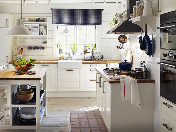 Современная кухня в белом цвете. Фото белой кухни