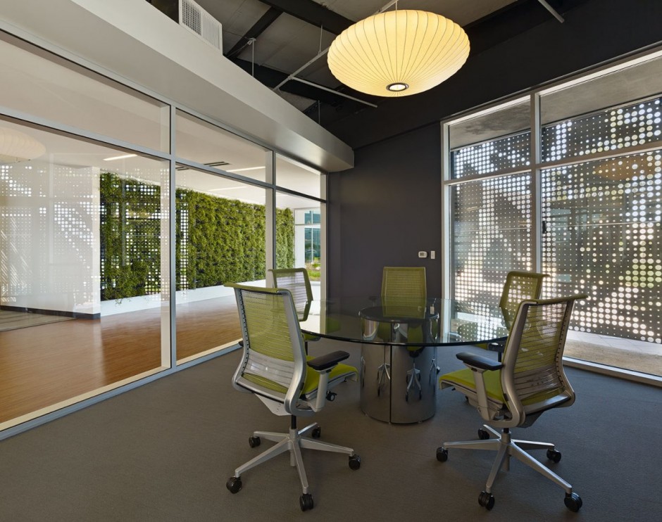 Дизайн штаб-квартиры One Workplace в Калифорнии