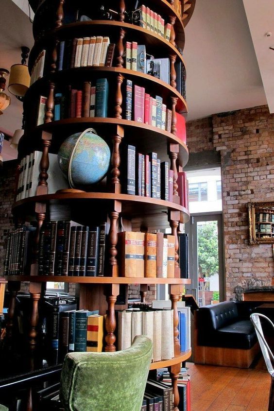 Книжный шкаф островного типа